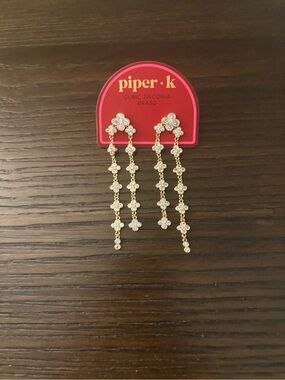 NEW Piper K dangle earrings